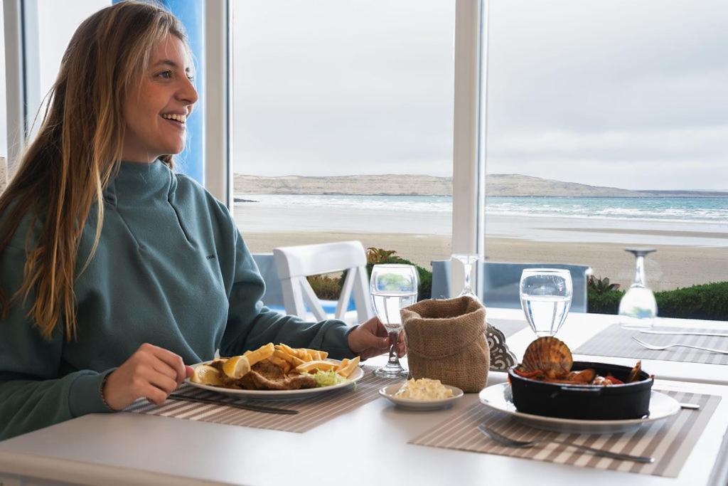 Rayentray Las Restingas Hotel De Mar Puerto Pirámides エクステリア 写真